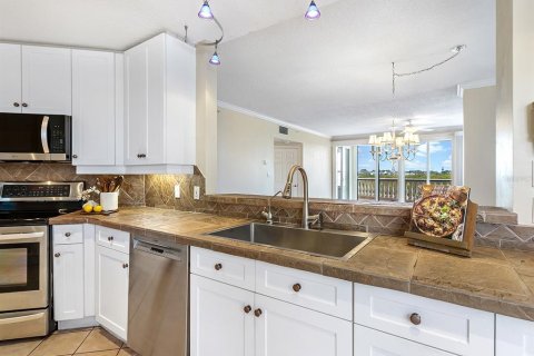 Condo in Sarasota, Florida, 3 bedrooms № 2094286 - photo 13