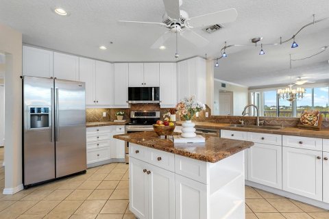 Condo in Sarasota, Florida, 3 bedrooms № 2094286 - photo 11