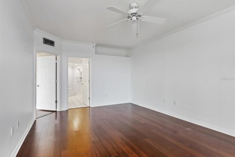 Condo in Sarasota, Florida, 3 bedrooms № 2094286 - photo 17