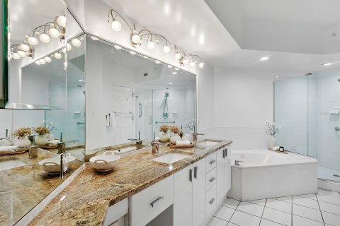 Condo in Sarasota, Florida, 3 bedrooms № 2094286 - photo 19