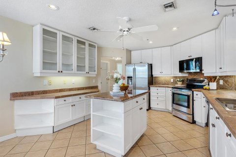 Condo in Sarasota, Florida, 3 bedrooms № 2094286 - photo 14