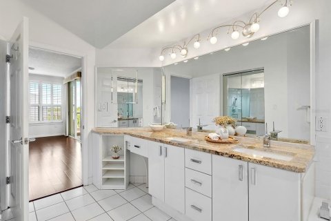 Condo in Sarasota, Florida, 3 bedrooms № 2094286 - photo 20