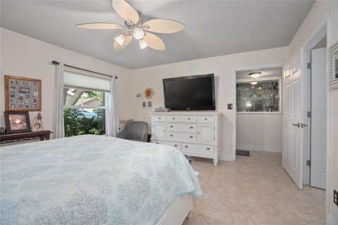 Condo in DeBary, Florida, 2 bedrooms  № 1911363 - photo 18