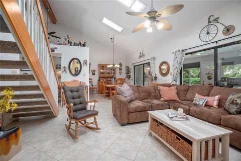 Condo in DeBary, Florida, 2 bedrooms  № 1911363 - photo 14
