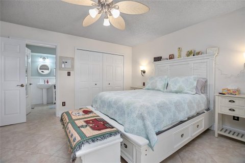 Condo in DeBary, Florida, 2 bedrooms  № 1911363 - photo 17