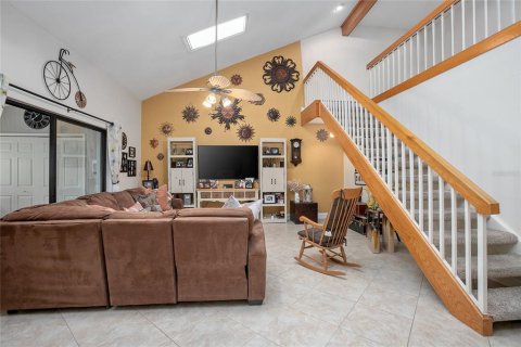 Condo in DeBary, Florida, 2 bedrooms  № 1911363 - photo 13