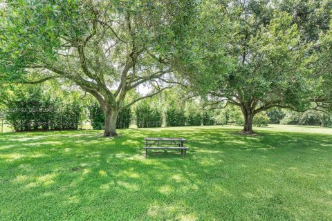 House in Southwest Ranches, Florida 3 bedrooms, 224.92 sq.m. № 2087162 - photo 13