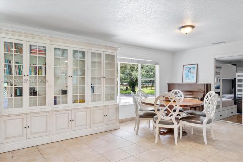 House in Southwest Ranches, Florida 3 bedrooms, 224.92 sq.m. № 2087162 - photo 16