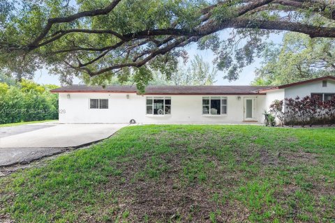 House in Southwest Ranches, Florida 3 bedrooms, 224.92 sq.m. № 2087162 - photo 5
