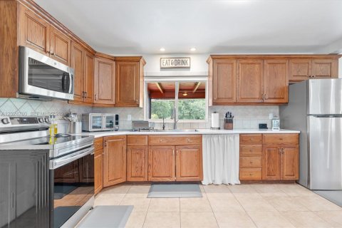 House in Southwest Ranches, Florida 3 bedrooms, 224.92 sq.m. № 2087162 - photo 19