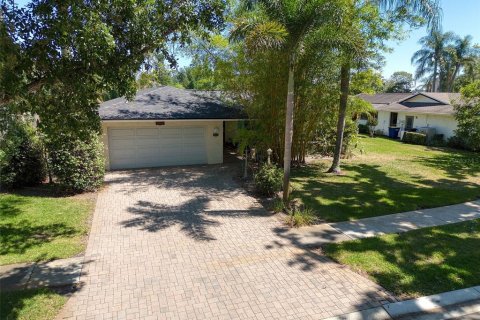 Casa en Clearwater, Florida 3 dormitorios, 152.55 m2 № 2101063