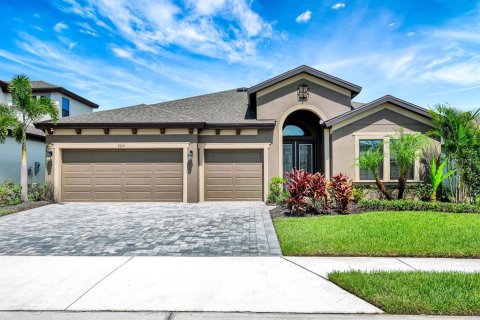 House in Parrish, Florida 4 bedrooms, 238.39 sq.m. № 1815659 - photo 1