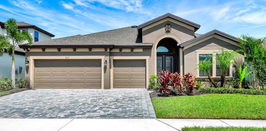 House in Parrish, Florida 4 bedrooms, 238.39 sq.m. № 1815659