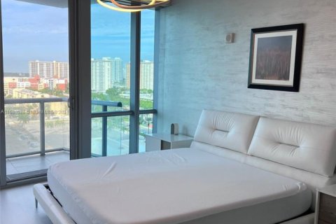 Condo in Sunny Isles Beach, Florida, 3 bedrooms  № 1943139 - photo 18