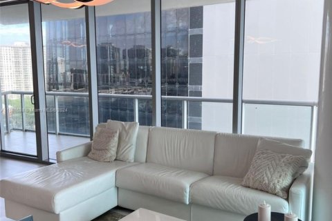 Condo in Sunny Isles Beach, Florida, 3 bedrooms  № 1943139 - photo 1