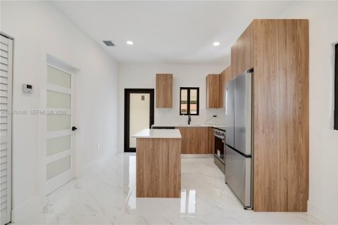 Villa ou maison à vendre à Miami, Floride: 3 chambres, 105.44 m2 № 2049535 - photo 6