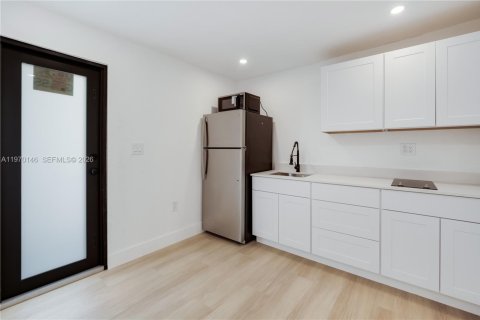 Villa ou maison à vendre à Miami, Floride: 3 chambres, 105.44 m2 № 2049535 - photo 16