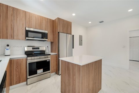 Villa ou maison à vendre à Miami, Floride: 3 chambres, 105.44 m2 № 2049535 - photo 4