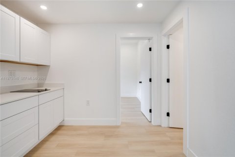 Villa ou maison à vendre à Miami, Floride: 3 chambres, 105.44 m2 № 2049535 - photo 18