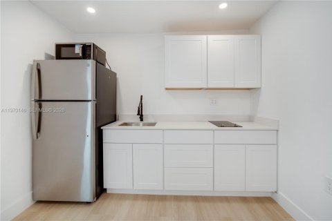 Villa ou maison à vendre à Miami, Floride: 3 chambres, 105.44 m2 № 2049535 - photo 17