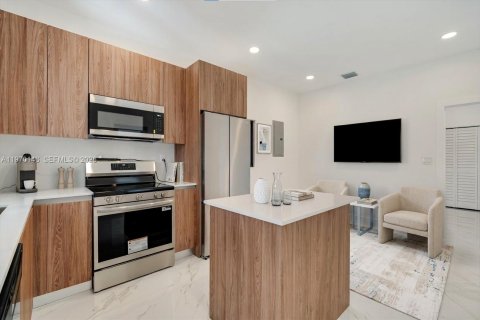 Villa ou maison à vendre à Miami, Floride: 3 chambres, 105.44 m2 № 2049535 - photo 3
