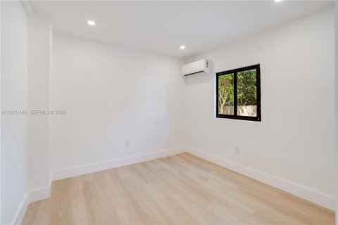 Villa ou maison à vendre à Miami, Floride: 3 chambres, 105.44 m2 № 2049535 - photo 19