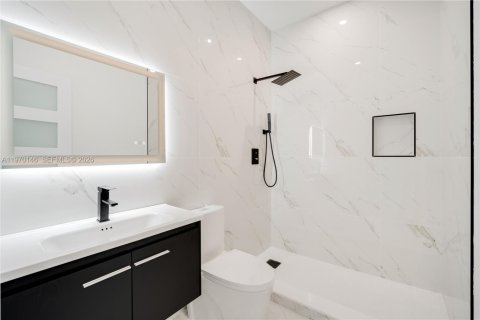 Villa ou maison à vendre à Miami, Floride: 3 chambres, 105.44 m2 № 2049535 - photo 10