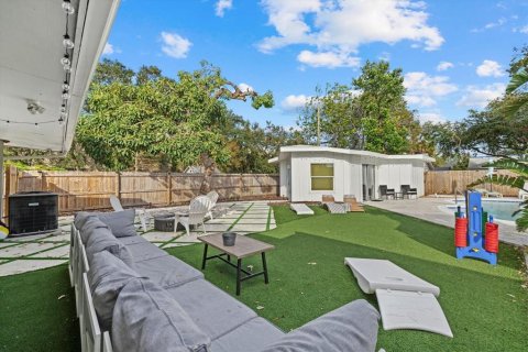 Commercial property in Sarasota, Florida 4 bedrooms, 301.84 sq.m. № 1584056 - photo 23