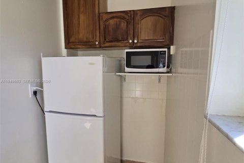 Снять в аренду виллу или дом в Хомстед, Флорида 1 спальня, 151.62м2, № 2004529 - фото 4