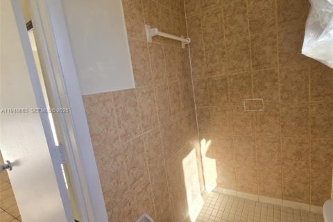 Снять в аренду виллу или дом в Хомстед, Флорида 1 спальня, 151.62м2, № 2004529 - фото 8