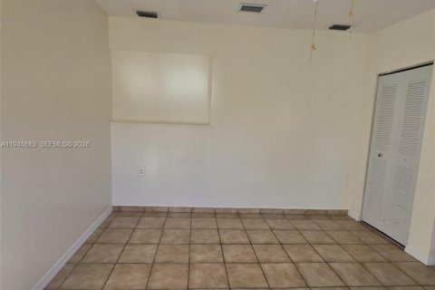 Снять в аренду виллу или дом в Хомстед, Флорида 1 спальня, 151.62м2, № 2004529 - фото 2