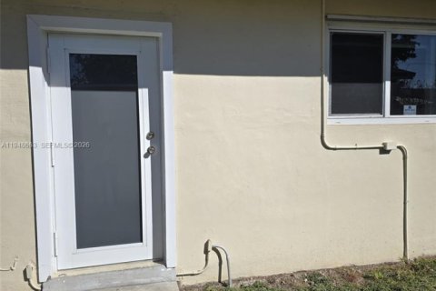 Снять в аренду виллу или дом в Хомстед, Флорида 1 спальня, 151.62м2, № 2004529 - фото 13