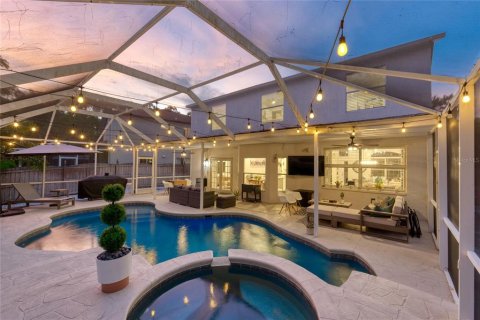 House in Odessa, Florida 4 bedrooms, 215.53 sq.m. № 1885091 - photo 6