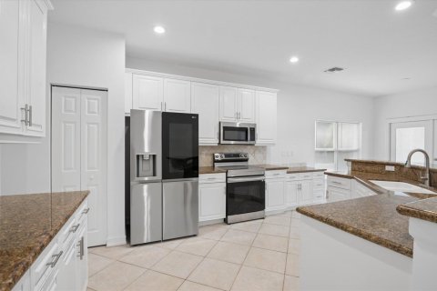 House in Parkland, Florida 3 bedrooms, 185.53 sq.m. № 2185355 - photo 8