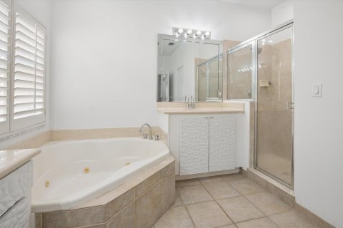House in Parkland, Florida 3 bedrooms, 185.53 sq.m. № 2185355 - photo 14