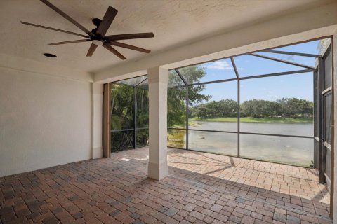 House in Parkland, Florida 3 bedrooms, 185.53 sq.m. № 2185355 - photo 21