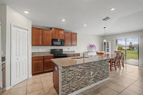 House in BELMONT in Ruskin, Florida 4 bedrooms, 179.86 sq.m. № 2210247 - photo 8