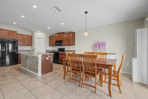 House in BELMONT in Ruskin, Florida 4 bedrooms, 179.86 sq.m. № 2210247 - photo 11
