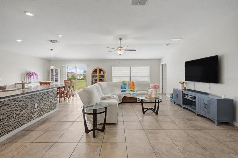 House in BELMONT in Ruskin, Florida 4 bedrooms, 179.86 sq.m. № 2210247 - photo 14