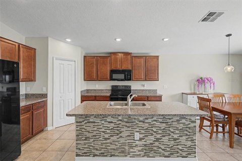House in BELMONT in Ruskin, Florida 4 bedrooms, 179.86 sq.m. № 2210247 - photo 10