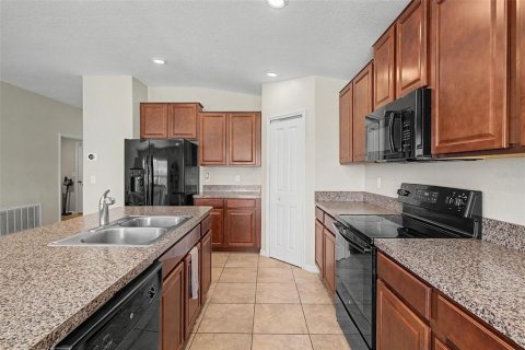 House in BELMONT in Ruskin, Florida 4 bedrooms, 179.86 sq.m. № 2210247 - photo 6