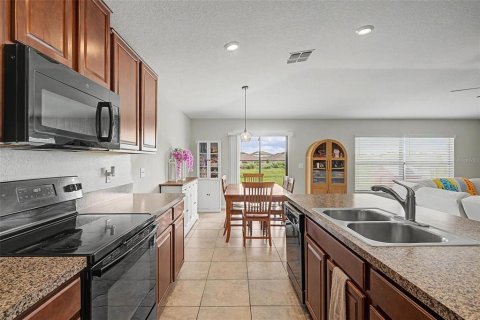 House in BELMONT in Ruskin, Florida 4 bedrooms, 179.86 sq.m. № 2210247 - photo 7