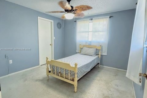 Villa ou maison à vendre à Port Charlotte, Floride: 3 chambres № 1989282 - photo 13