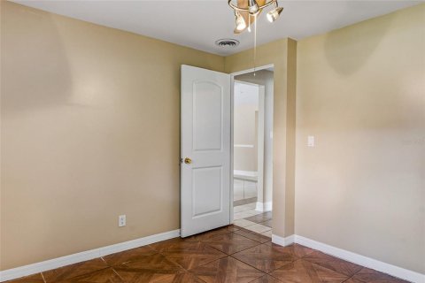 Villa ou maison à vendre à Tampa, Floride: 3 chambres, 148.55 m2 № 2221066 - photo 14