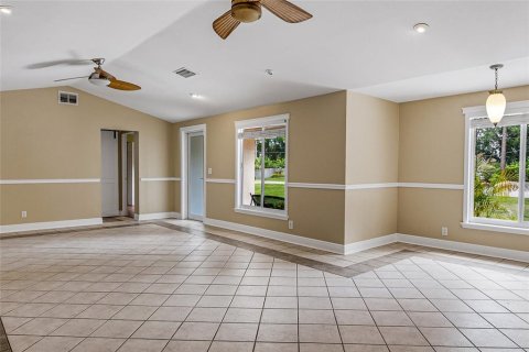 Villa ou maison à vendre à Tampa, Floride: 3 chambres, 148.55 m2 № 2221066 - photo 9