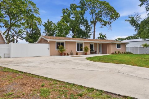 Villa ou maison à vendre à Tampa, Floride: 3 chambres, 148.55 m2 № 2221066 - photo 2