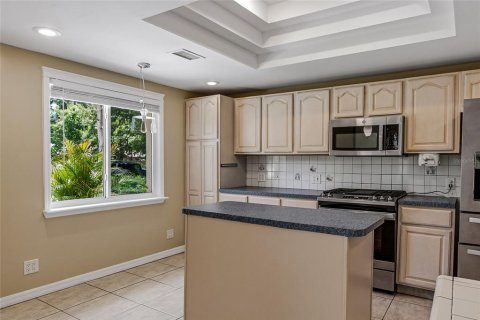Villa ou maison à vendre à Tampa, Floride: 3 chambres, 148.55 m2 № 2221066 - photo 13