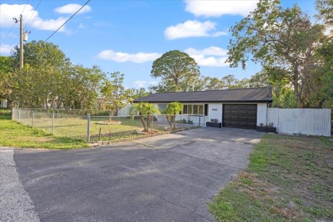 House in Hudson, Florida 3 bedrooms, 151.99 sq.m. № 1761554 - photo 2