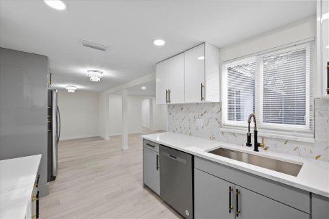House in Hudson, Florida 3 bedrooms, 151.99 sq.m. № 1761554 - photo 11