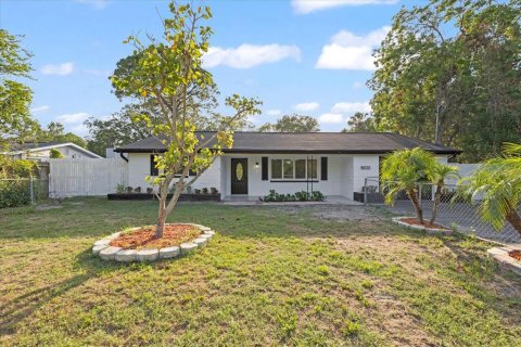 House in Hudson, Florida 3 bedrooms, 151.99 sq.m. № 1761554 - photo 1